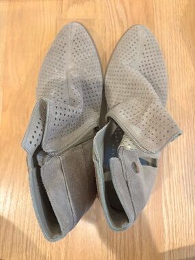 Nine west beautiful women’s Grey Perforated Suede Slip-On Ankle bootie. Like new